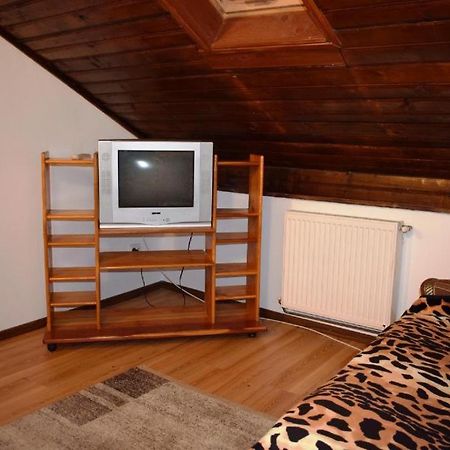 Rustic & Romantic Apartment Braşov Esterno foto