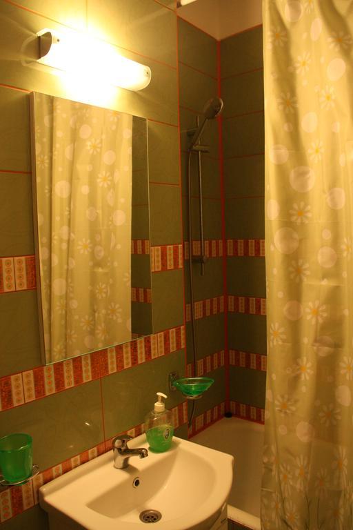 Rustic & Romantic Apartment Braşov Esterno foto